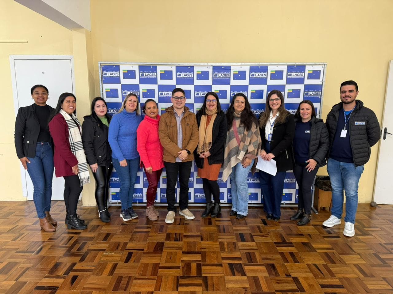 Prefeitura de Lages empossa mais 11 professores efetivos para a rede municipal