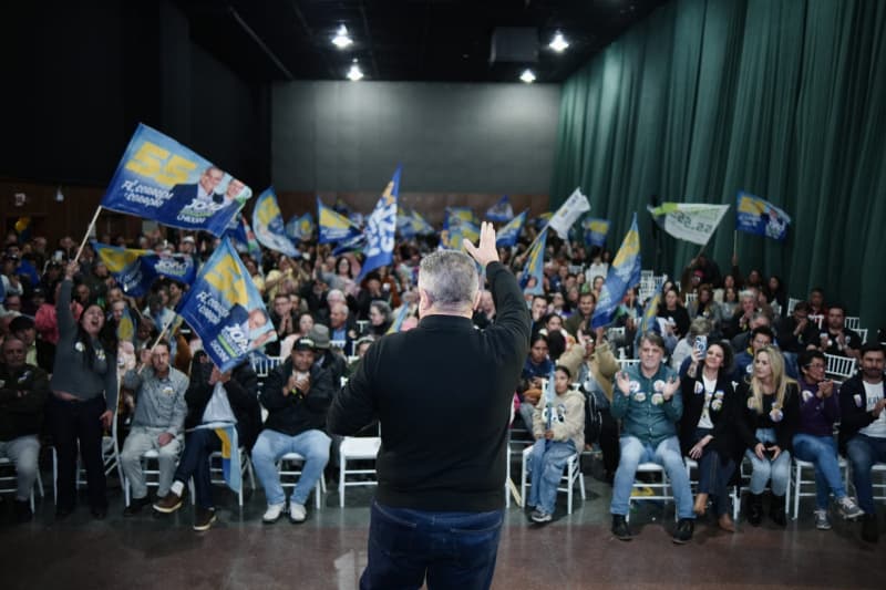 João Rodrigues diz em Lages que tem certeza do segundo turno