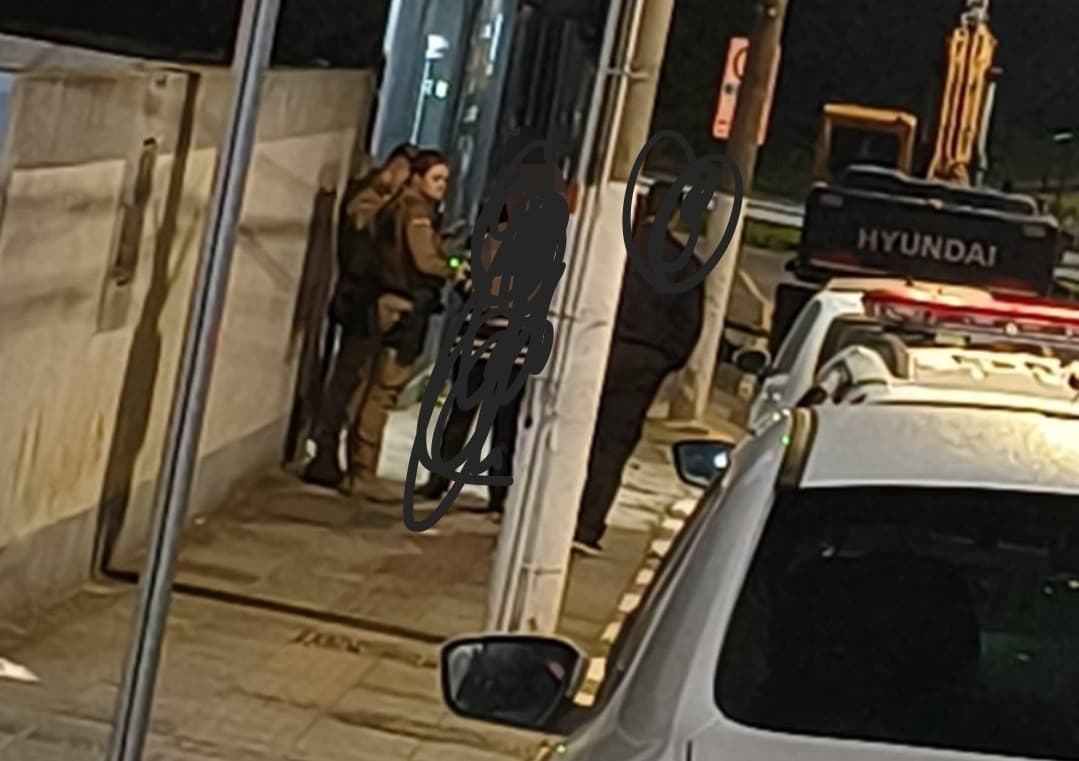 Situação envolvendo moradores em situação de rua preocupa transeuntes e comerciantes em Lages - Notícia no Ato