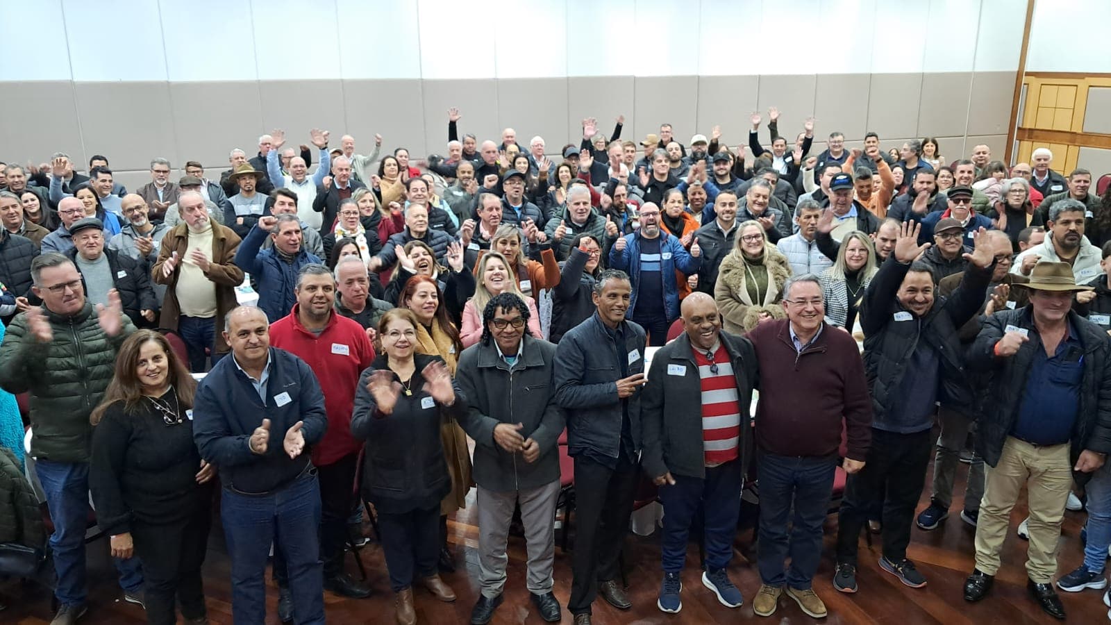 Com lideranças de toda Serra, Colombo lidera seminário para traçar as prioridades da Serra Catarinense - Notícia no Ato