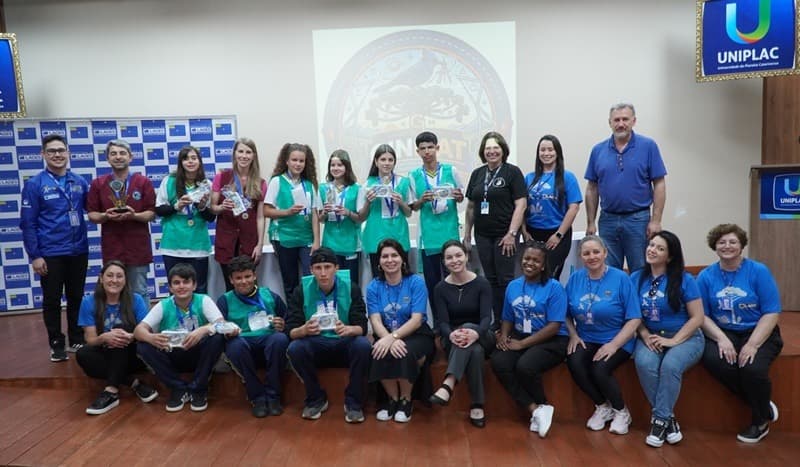 Emeb Índios é a grande campeã da 2ª Gincana de Matemática do Sistema Municipal de Educação - Notícia no Ato