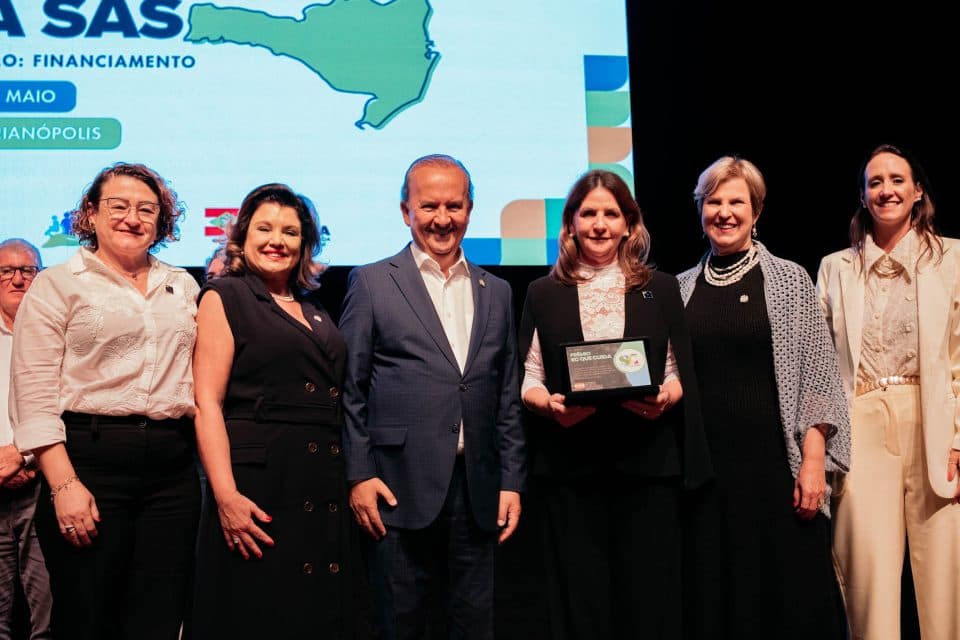 Lages recebe Prêmio SC que Cuida por excelência em assistência social