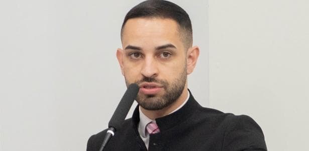 Ex-namorada acusa vice-prefeito de Lages (SC) de agressão e sufocamento - UOL Notícias