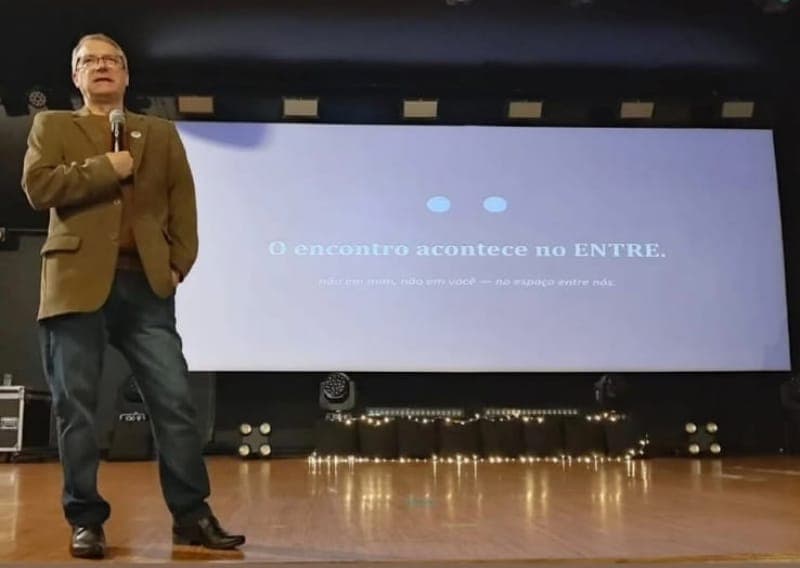 Palestra do reitor da Unifacvest emociona público no Congresso de Educação de Lages - Milton Barão