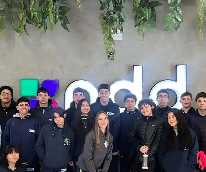 Lages une educação e tecnologia em visita de alunos à NDD Tech - Visor Notícias